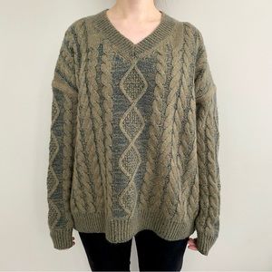 Authentic Celine 100% cashmere metallic thread cable knit V-neck sweater. 💚